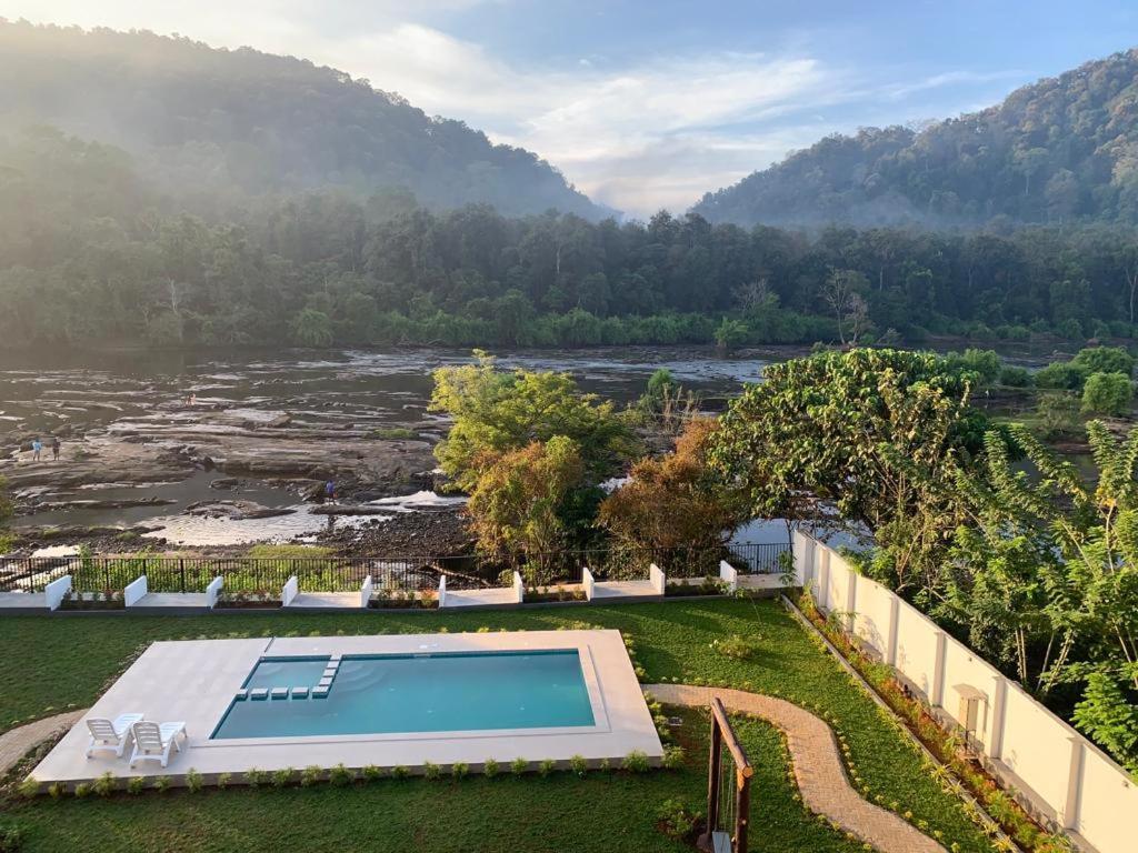 Seeheim Resorts Athirappilly Exterior foto