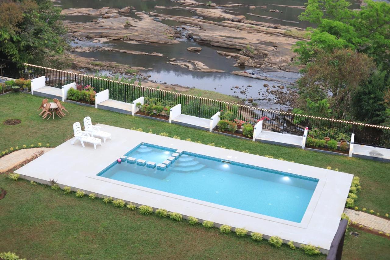 Seeheim Resorts Athirappilly Exterior foto