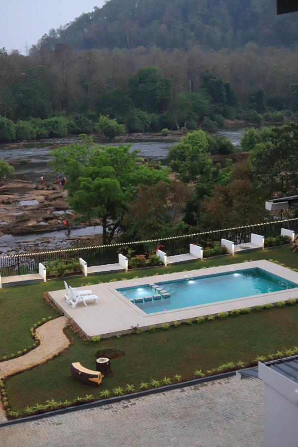 Seeheim Resorts Athirappilly Exterior foto